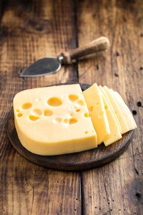 7 Healthiest Cheeses - Best Cheese for Weight Loss