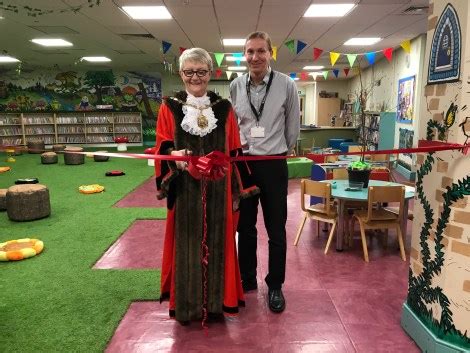 Mayor of Merton opens first sensory library in Merton | Merton Council Newsroom