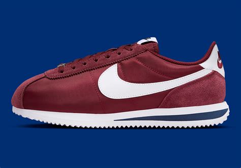 Nike Cortez "Team Red/Obsidian" DZ2795-600 | SneakerNews.com