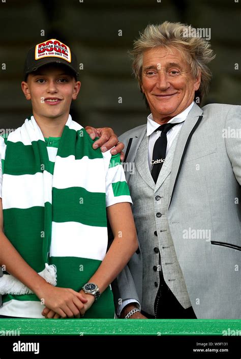 Rod stewart in stands uefa champions league match celtic park hi-res ...