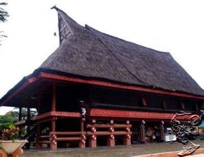 Rumah Adat Maluku | Berbabagai Rumah Adat Indonesia