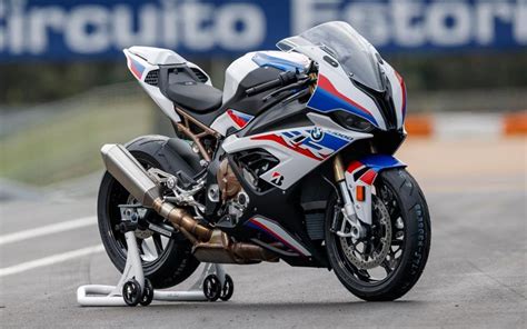 BMW S1000RR: Performance, design, & Rider Aids