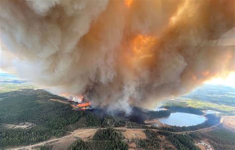 Les feux de forêt devraient ralentir en Alberta | Le Devoir