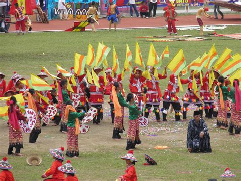 noel autor: Fiesta Celebration in the Philippines