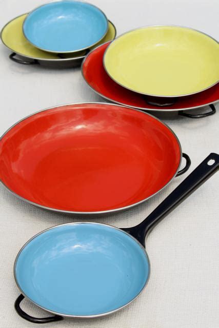 mod vintage Italian cookware set, colored enamel paella pan casseroles ...