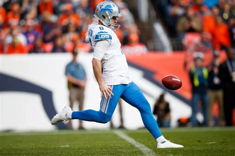 Broncos sign Punter Sam Martin to 3-year deal.