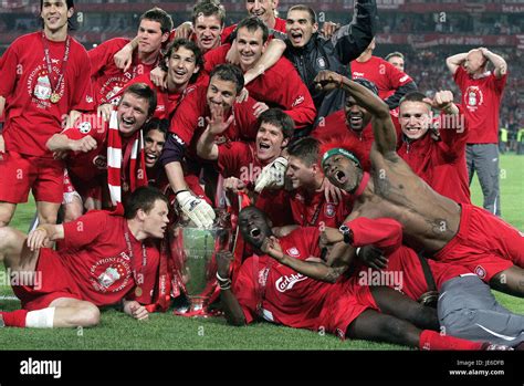 LIVERPOOL WITH EUROPEAN CUP CHAMPIONS LEAGUE FINAL 2005 ISTANBUL TURKEY ...