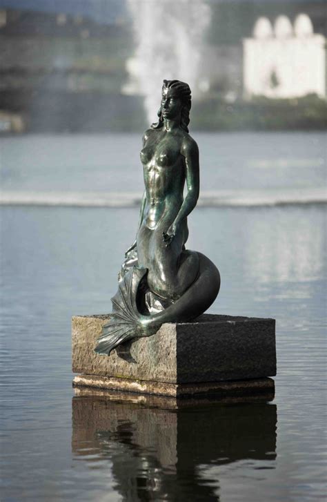 Hafmeyjan - an Icelandic Mermaid Statue - Mermaids of Earth