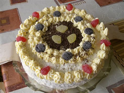 File:Birthday cake (czech).jpg - Wikimedia Commons