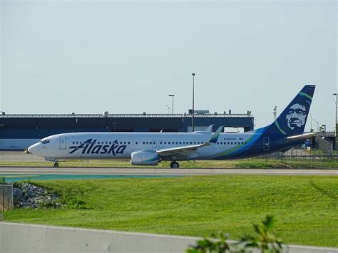 Alaska Airlines Flight Check-in Methods - iFLY