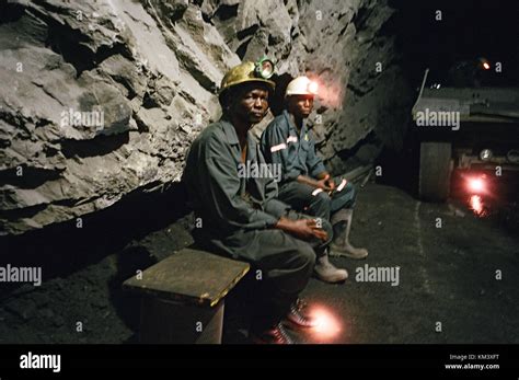 Obuasi gold mine hi-res stock photography and images - Alamy