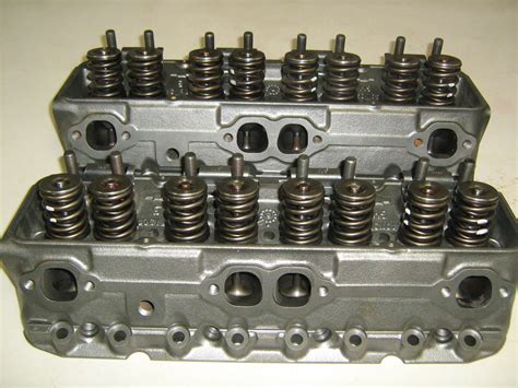 Small Block Chevy Cylinder Heads - 180 Chevy Bowtie heads