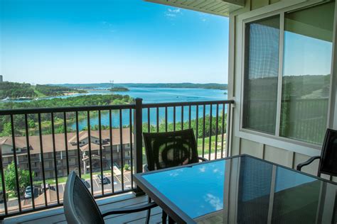 3-bedroom-lakeview-condo (1) - ThousandHills.com