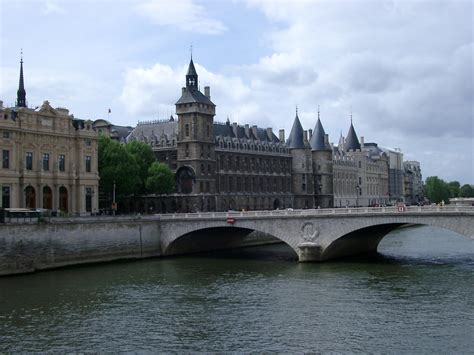 Free Stock photo of Bridge over the River Seine in Paris | Photoeverywhere