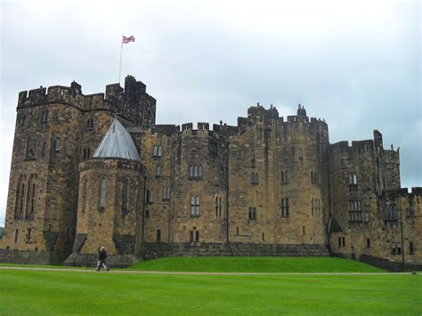 ALnwick castle in 2024 | Castles in england, Harry potter experience, Alnwick castle