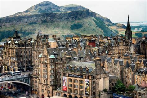 Edinburgh Old Town | Edinburgh, Scotland travel, Old town