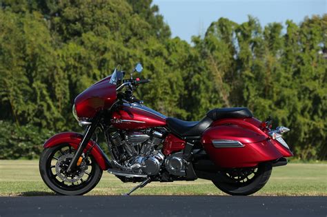 YAMAHA Stratoliner Deluxe (2013-2014) Specs, Performance & Photos ...