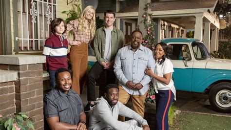 'The Neighborhood' Showrunner Exits After Season 3: 'I Am Not the Right Person to Continue to ...