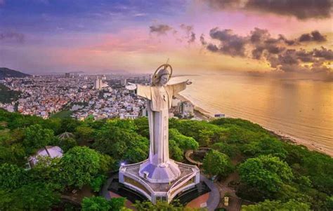 Jesus Christ Statue Vung Tau - The Largest Statue of Jesus in Asia - Da ...