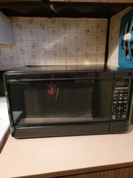 Hamilton Beach microwave oven - Advantage Auction