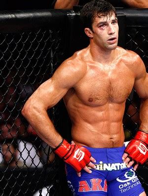 Rockhold afirma que Strikeforce marcou luta antes de consultá-lo ...