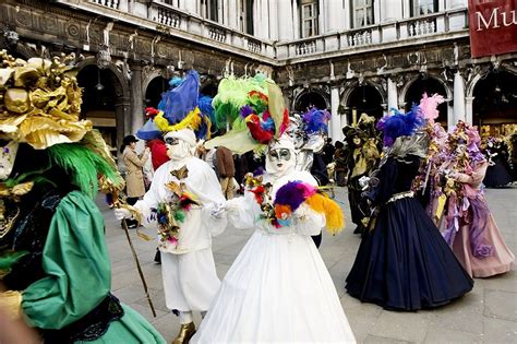 The 9 Biggest, Boldest Mardi Gras Celebrations Around the World ...