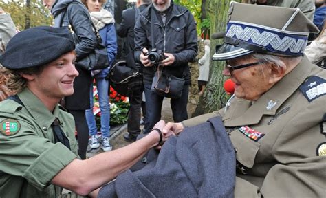 Poland honors WWII resistance fighters | The Times of Israel