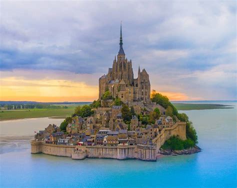 World’s Top 15 Famous Castles: Beautiful Masterpieces | World Famous Things