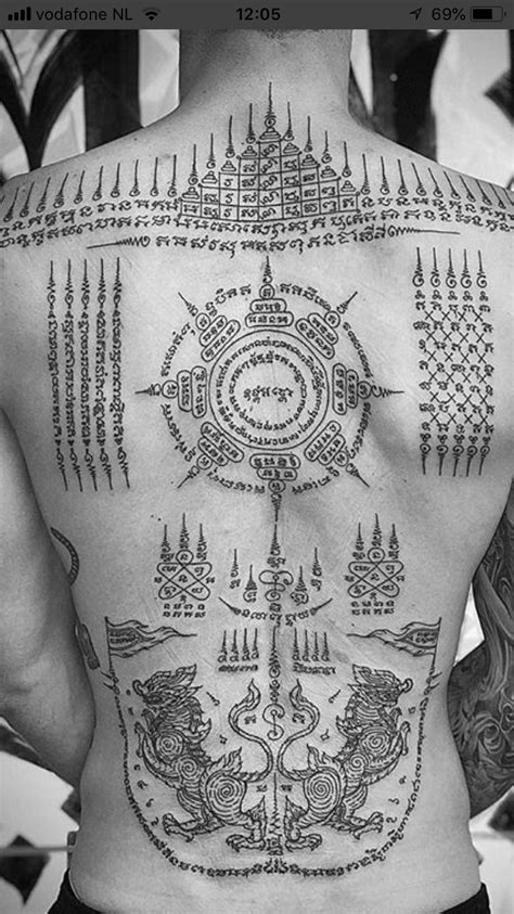 Sak Yant Back Circle Spine Tattoos, Word Tattoos, Leg Tattoos, Body Art Tattoos, Sleeve Tattoos ...