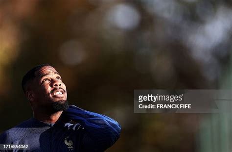 France's goalkeeper Mike Maignan reacts before a training session in... News Photo - Getty Images