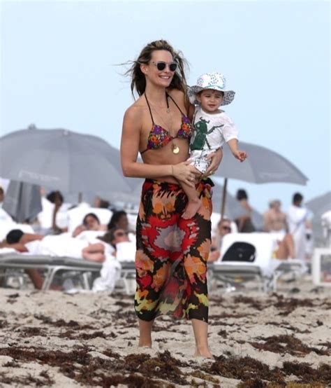 Molly Sims & Family Enjoy A Day At The Beach | Celeb Baby Laundry