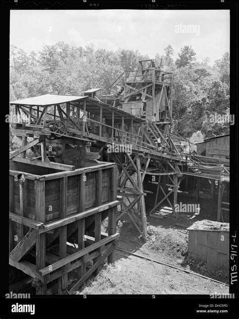 Washer plant at the mine. Brilliant Coal Company, Calimet Mine, Parrish ...