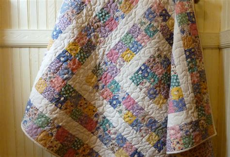 Busy Bee No. 16: Baby Quilt ... with 30's Reproduction Fabrics