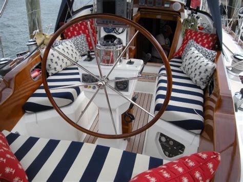 Love the interior of this Hinckley!! Boat Interior Design, Sailboat ...