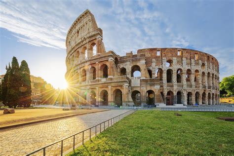 Colosseum in Rome with morning sun, Italy, Europe. | 風景, イタリア, コロッセオ