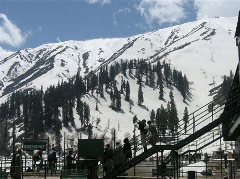 Jammu and Kashmir Tourism | Kashmir Tourism: Gulmarg Hill Station | Gulmarg Tourism | Tourist ...