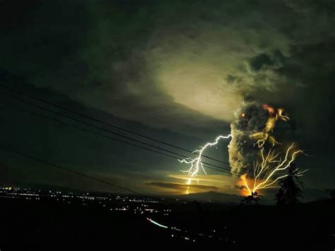 🔥 Taal Volcano eruption + Lightning : r/NatureIsFuckingLit