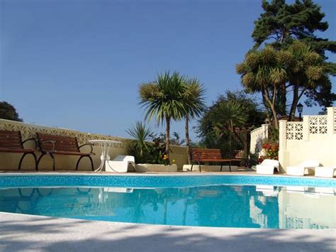 Poplars Hotel – Combe Martin - Exmoor Park accommodation directory of bed & breakfast, self ...