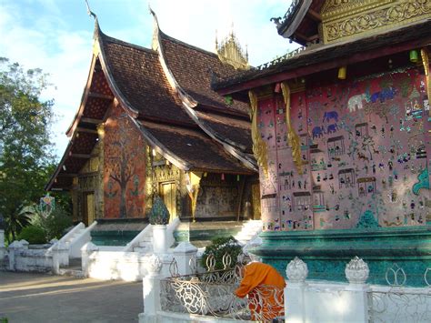 File:Wat Xieng Thong Laos.JPG - Wikimedia Commons
