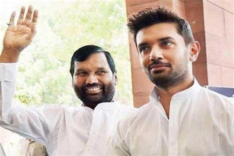 Ram Vilas Paswan Reveals He is Hospitalised, Backs Son Chirag to Take Alliance Call for Bihar Polls