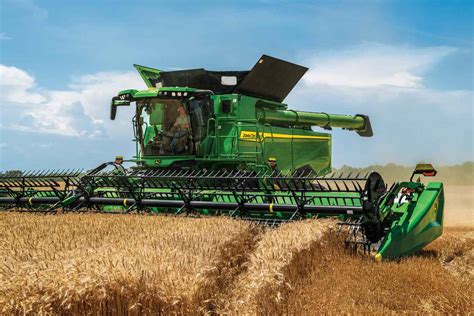 John Deere’s New S7 Combine Built With Tech for the Future of Farming