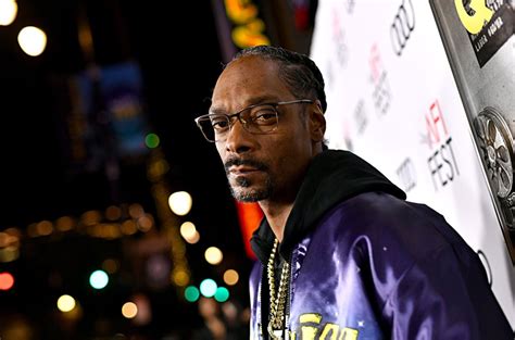 Snoop Dogg Talks How Queen Kept Him From Getting Kicked Out of U.K.