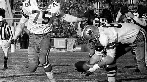 Former Dallas Cowboys tackle Jethro Pugh remembered for the Ice Bowl ...