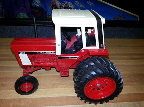 ERTL International 1586 Metal Tractor Toy 1/16 Scale Diecast Farm ...