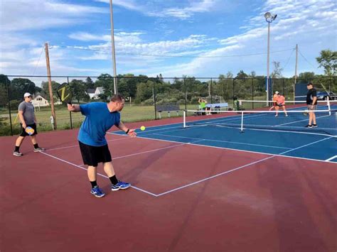 The Benefits of Using a Topspin Forehand Shot in Pickleball - PICKLEBALL PEAK