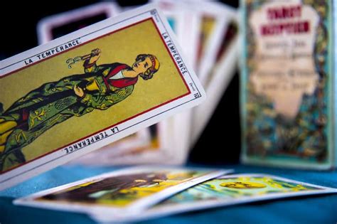 Cómo Leer las Cartas del Tarot de Marsella y el Significado de cada una ...