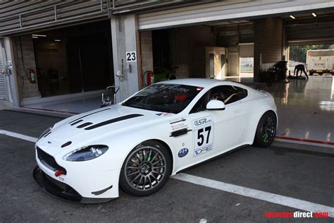 Racecarsdirect.com - Aston Martin Vantage GT4