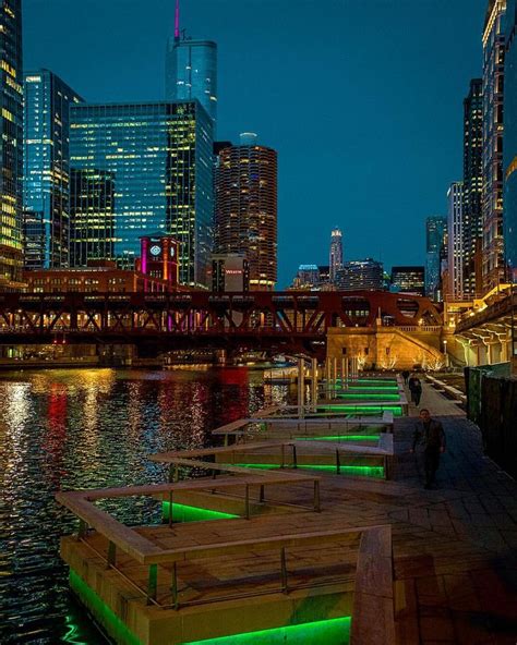 The beautiful Riverwalk🚶🏻‍♂️ | Chicago riverwalk, River walk, Instagram