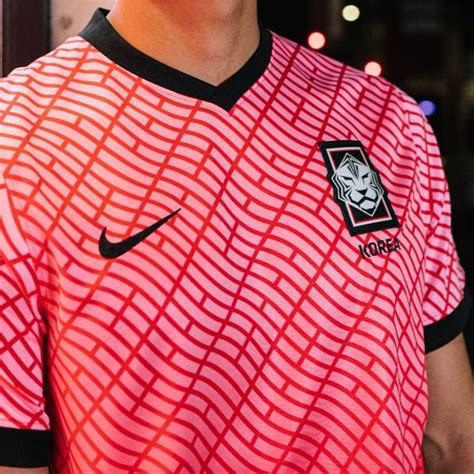 Nike South Korea Home Jersey 2020 | SOCCER.COM | Korea soccer, Korean flag, Soccer jersey