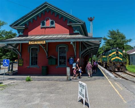 The Spectacular Fall Foliage Train Ride In Vermont You Don't Want To Miss | New england day ...